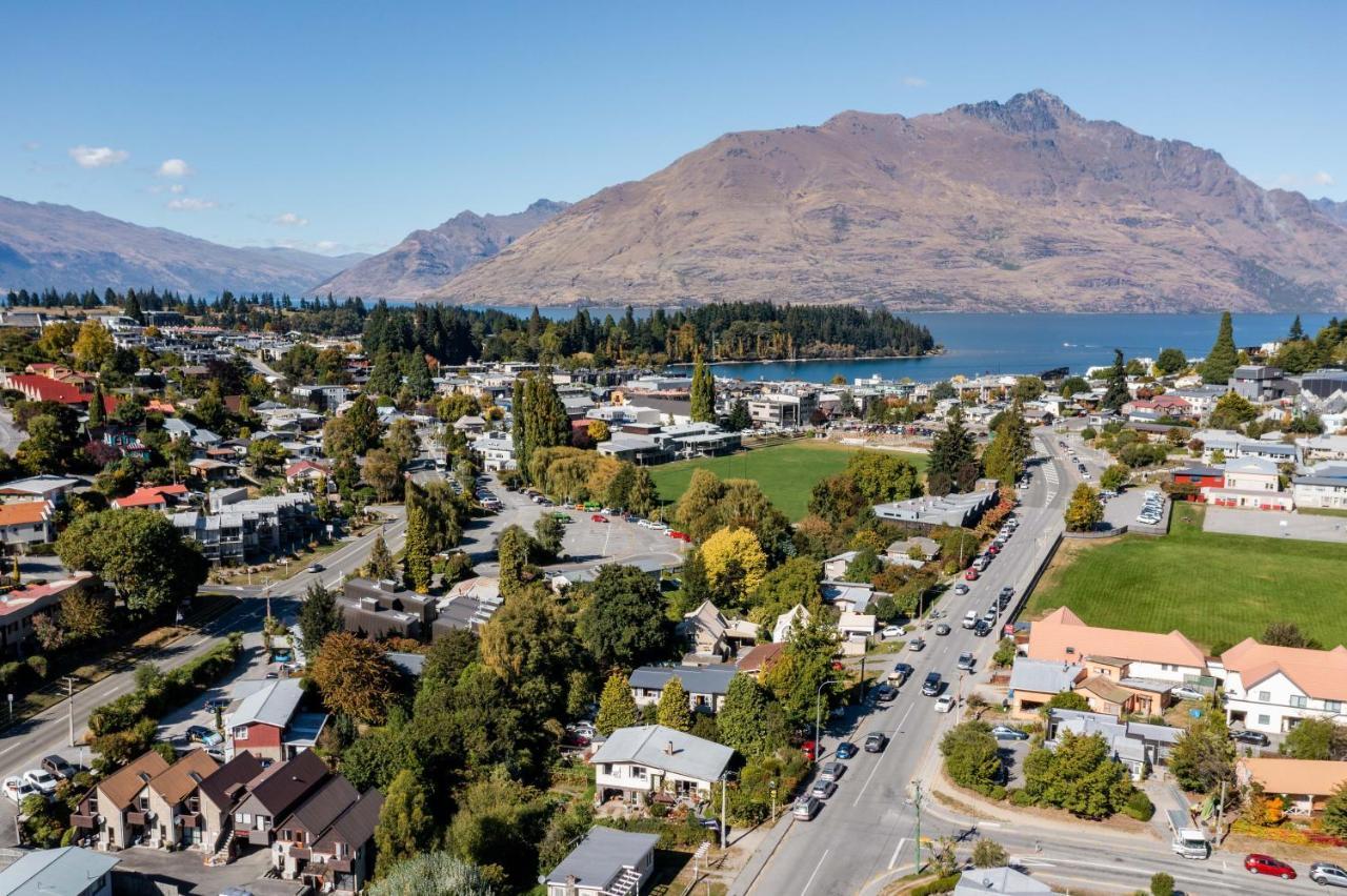 Albergue The Flaming Kiwi Backpackers Queenstown Exterior foto