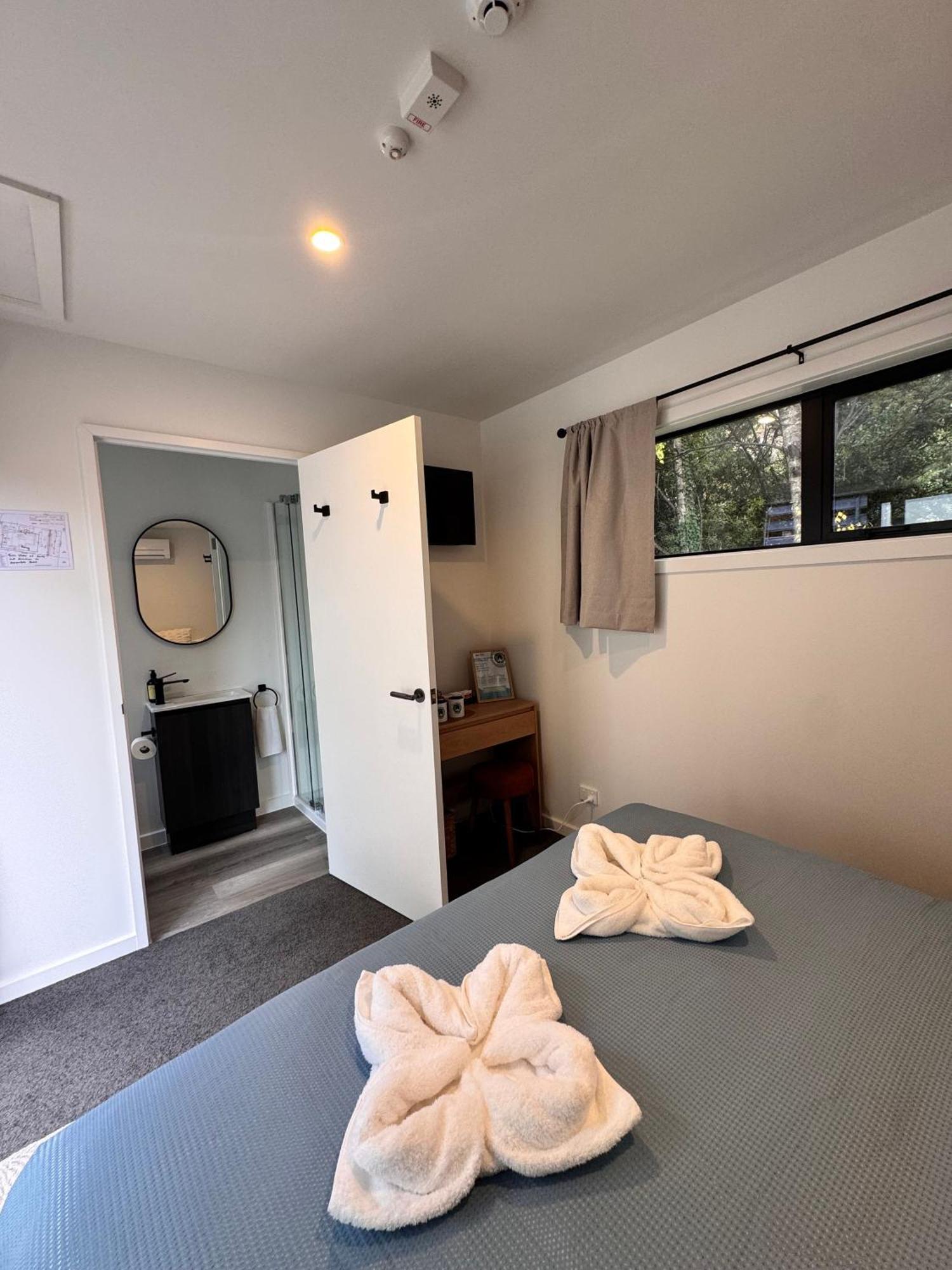 Albergue The Flaming Kiwi Backpackers Queenstown Exterior foto